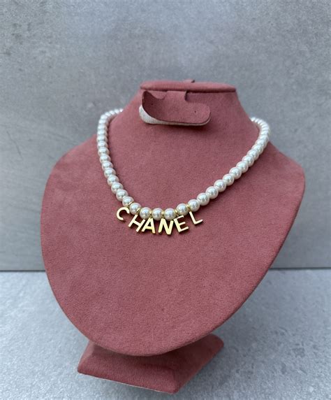 collar de perlas chanel|Chanel collares.